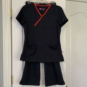 Urbane Utlimate Women’s Dark Gray Scrubs, Size XS